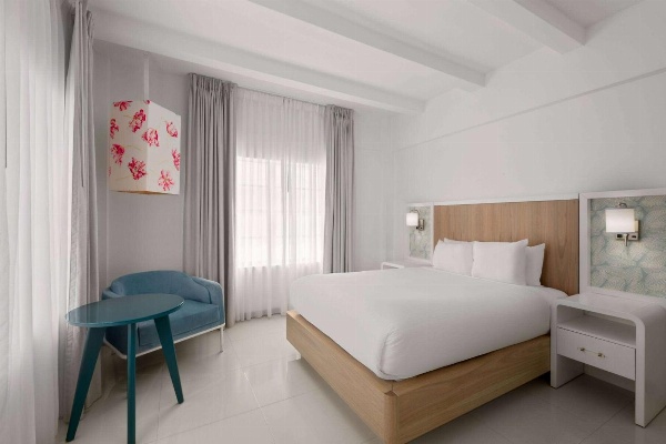 Townhouse Hotel by LuxUrban image 1