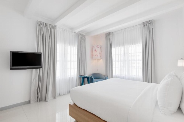 Townhouse Hotel by LuxUrban image 27